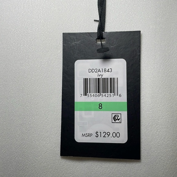 DKNY White Dress with flared short sleeves sz 8 - Picture 5 of 6